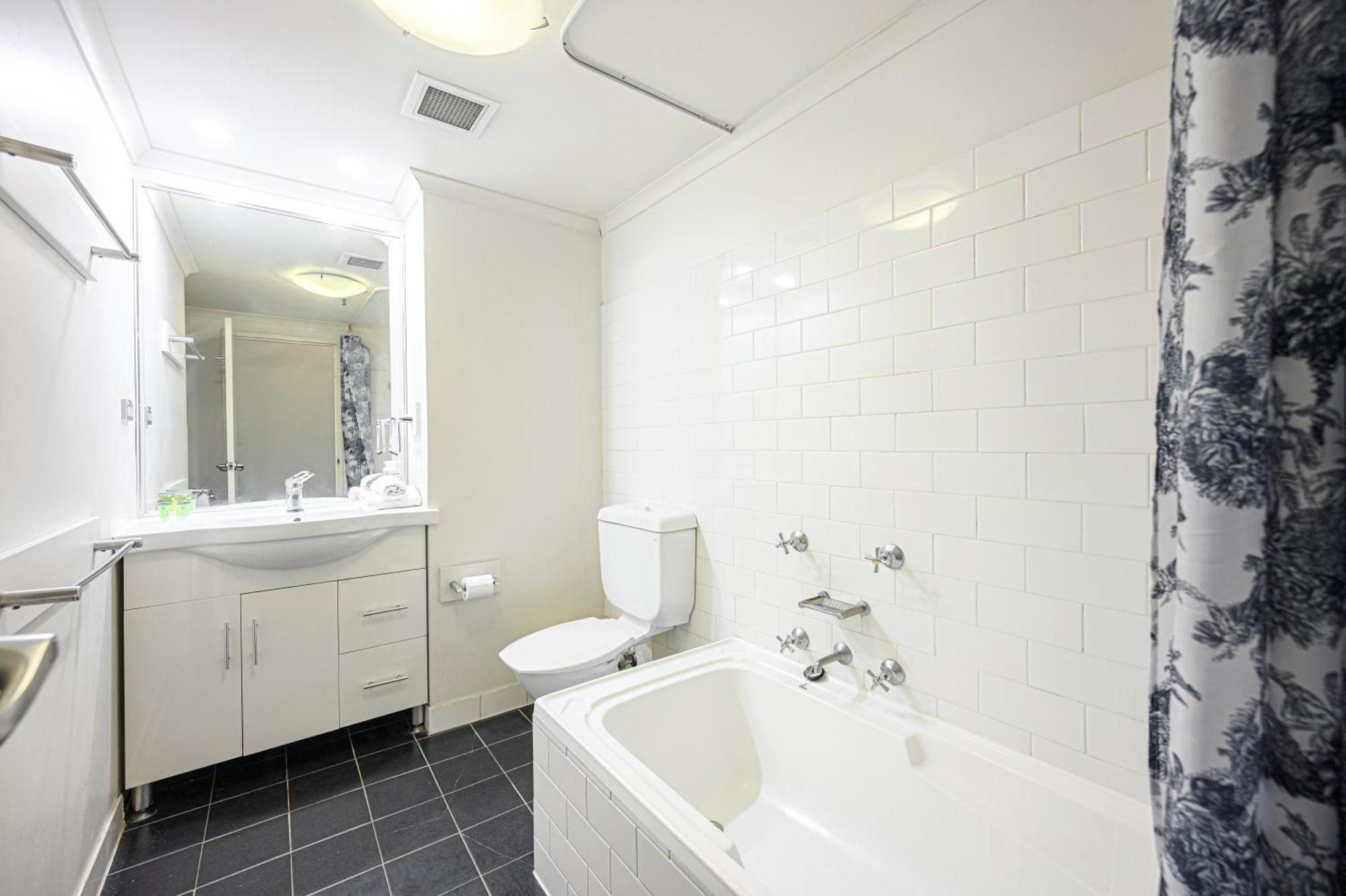 Apartment Cbd Near Darling Harbour 1br 4ppl Sydney